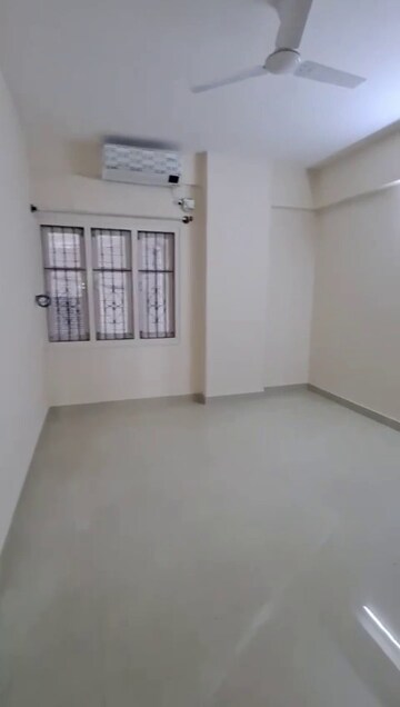 Room in 3 BHK Apartment at Jayanagar – for Rent