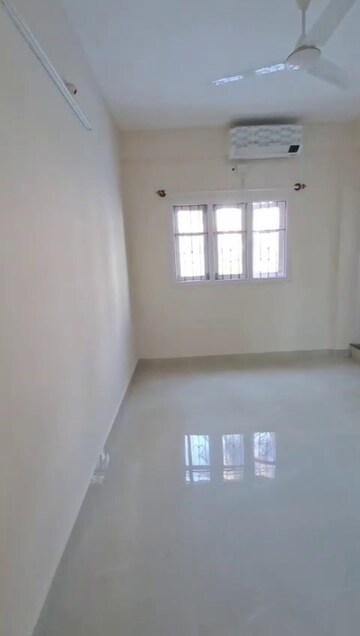 Room in 3 BHK Apartment at Jayanagar – for Rent