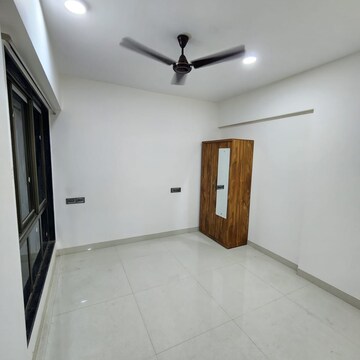 Room in 2 BHK Apartment at Shiv Shakti Tower 28, Malad East – for Rent
