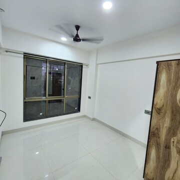 Room in 2 BHK Apartment at Shiv Shakti Tower 28, Malad East – for Rent