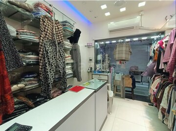 Common Area in  Shop at Clover Center, Camp – for Sale