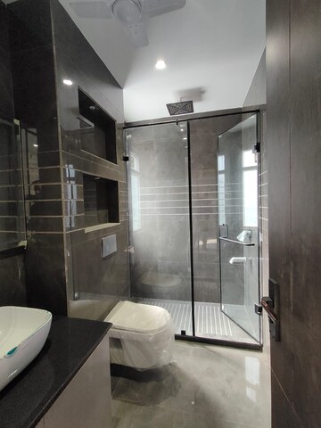 Bathroom in 3 BHK Builder Floor at Unitech Greenwood City Apartment, Sector 45 – for Rent