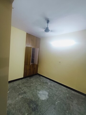 Room in 2 BHK Builder Floor at Vikas Puri – for Rent