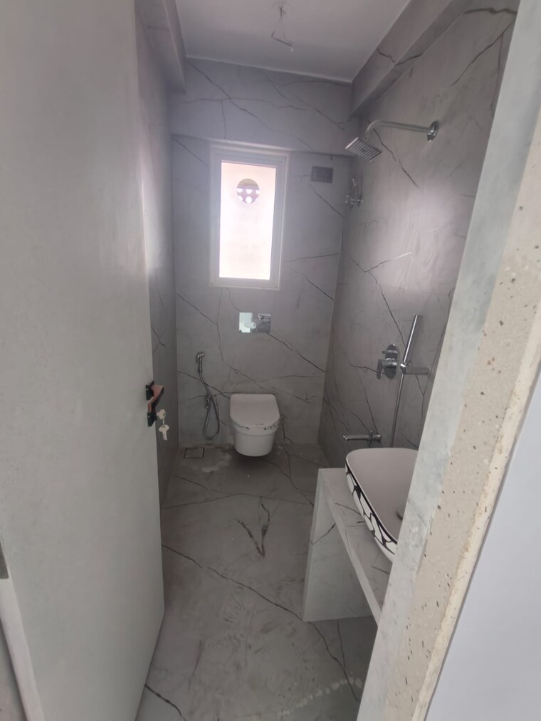 Bathroom, m4-ocean-view 1 Bedroom 625 Sq.Ft. Apartment In Mazgaon Mumbai 8282961