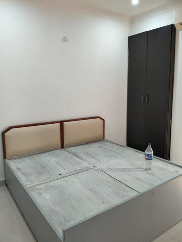 Room in 2 BHK Apartment at Indian Infra Rohit Residency, Gomti Nagar – for Rent