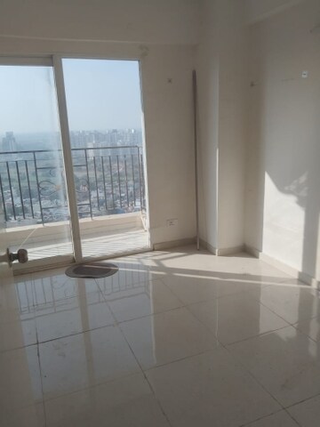 Room in 2 BHK Apartment at Signature Signum 95 II, Sector 95 – for Rent