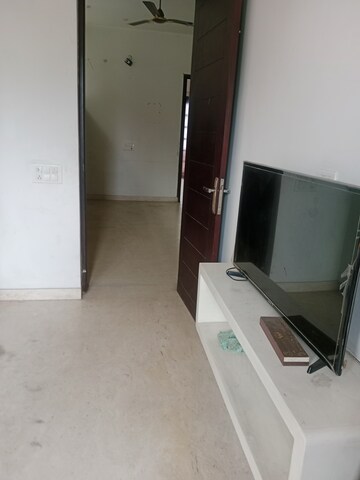 Furnished Amenities in 2 BHK Builder Floor at Sector 18 – for Rent