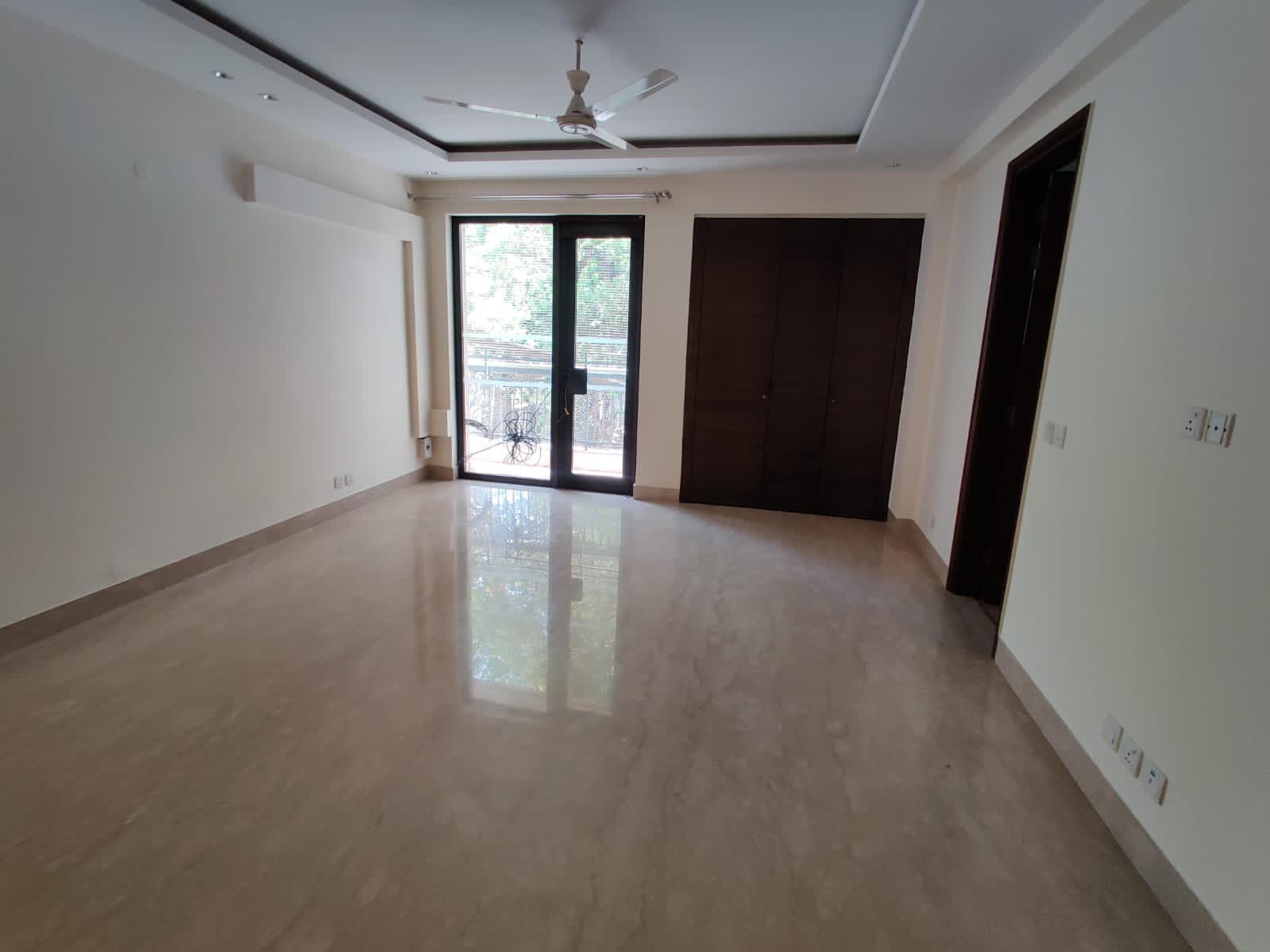 5 BHK + Servant Room Independent House For Sale in Vasant Vihar
