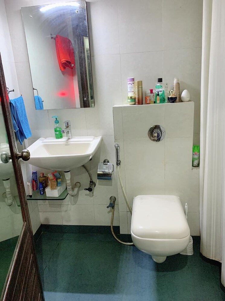Bathroom, bhoomi-samarth 1 Bedroom 425 Sq.Ft. Apartment In Goregaon East Mumbai 8283148