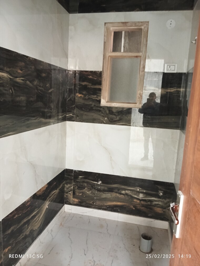 Bathroom, shalimar garden 1.5 Bedroom 550 Sq.Ft. Builder Floor In Shalimar Garden Ghaziabad 8283298