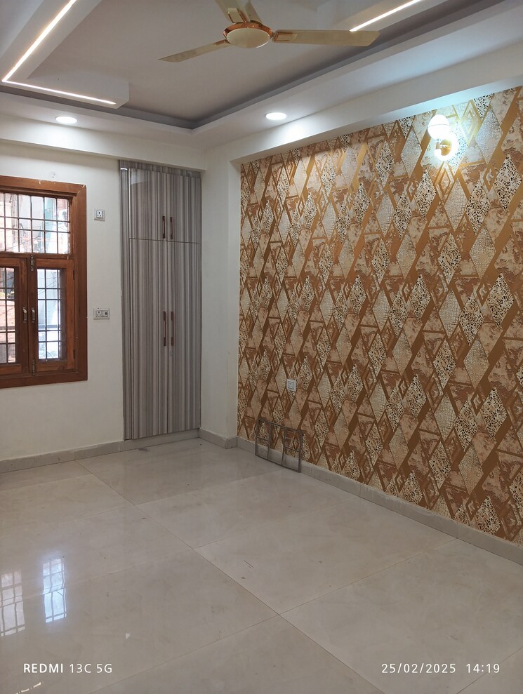 Room, shalimar garden 1.5 Bedroom 550 Sq.Ft. Builder Floor In Shalimar Garden Ghaziabad 8283298