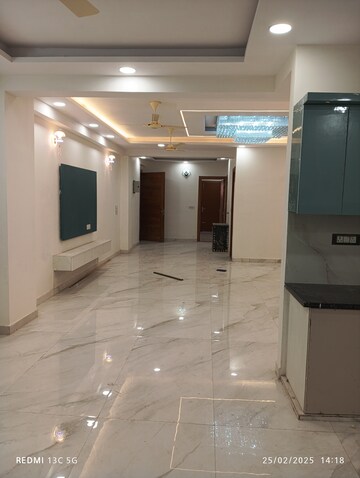 Room in 2.5 BHK Builder Floor at Shalimar Garden – for Sale