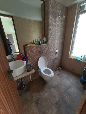 Bathroom in 3 BHK Apartment at Gurukul CHS Matunga, Matunga East – for Rent