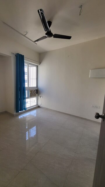 Room in 2 BHK Apartment at Lodha Palava Crown, Dombivli East – for Rent