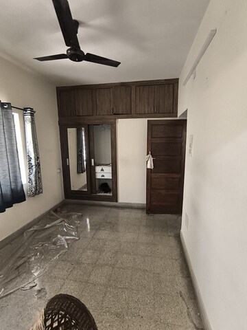 Room in 2 BHK Builder Floor at Indiranagar – for Rent