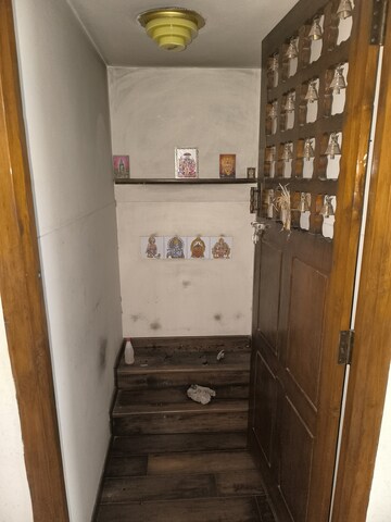 Furnished Amenities in 2 BHK Builder Floor at Indiranagar – for Rent