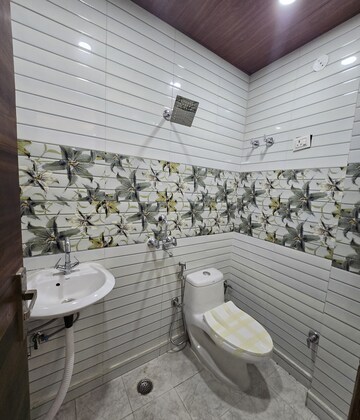 Bathroom in 3 BHK Builder Floor at Indrapuram – for Sale