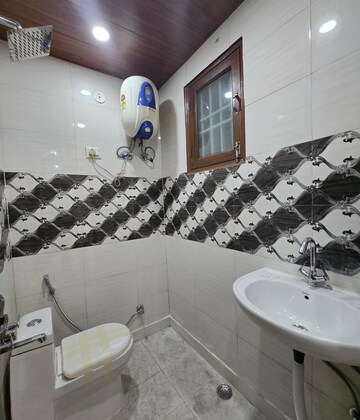 Team Area in 3 BHK Builder Floor at Indrapuram – for Sale