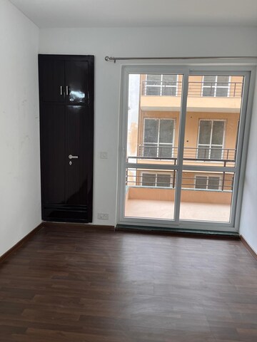 Room in 4 BHK Builder Floor at BPTP Parkland Pride, Sector 77 – for Rent