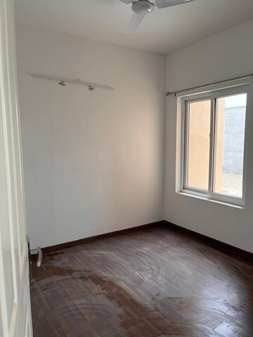 Room in 4 BHK Builder Floor at BPTP Parkland Pride, Sector 77 – for Rent