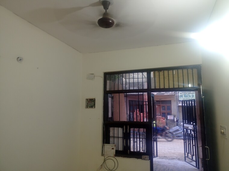 Room, sushant-lok-3 2.5 Bedroom 550 Sq.Ft. Builder Floor In Sector 57 Gurgaon 8283532