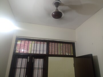 Room in 1.5 BHK Builder Floor at Sushant Lok 3, Sector 57 – for Sale