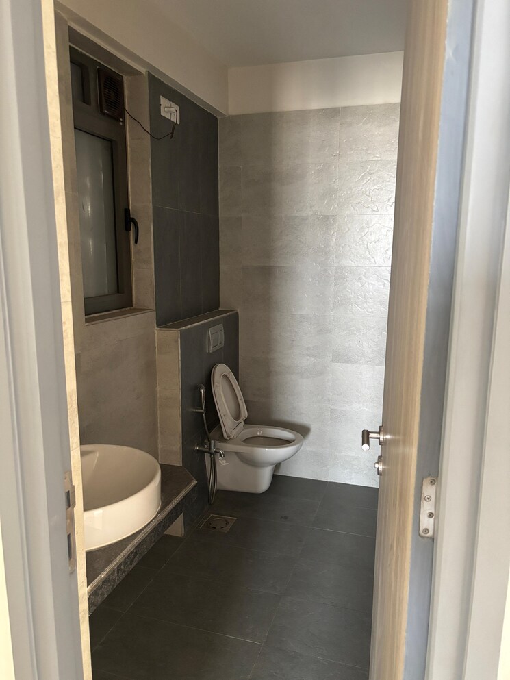 Bathroom, rustomjee-summit 3 Bedroom 1219 Sq.Ft. Apartment In Borivali East Mumbai 8283593