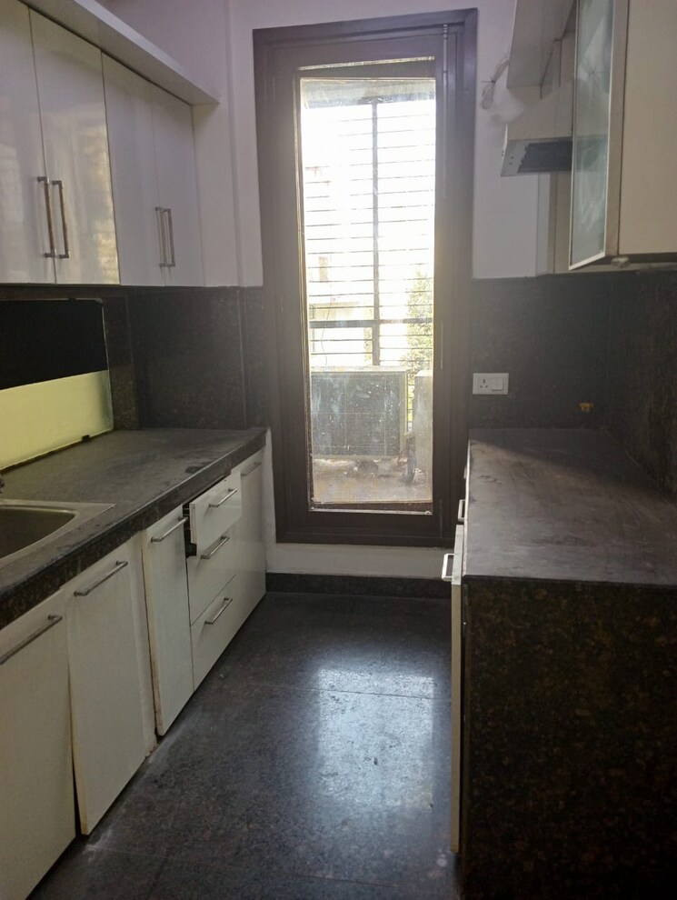 Kitchen, east of kailash 3 Bedroom 1100 Sq.Ft. Builder Floor In East Of Kailash Delhi 8283590