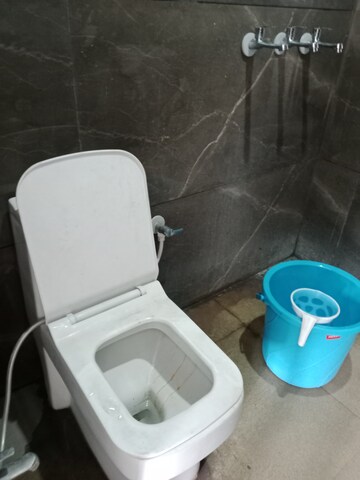 Bathroom in 1.5 BHK Builder Floor at Sector 6 – for Rent