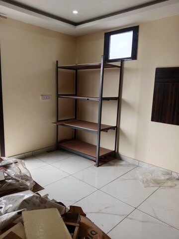 Room in 1.5 BHK Builder Floor at Sector 6 – for Rent