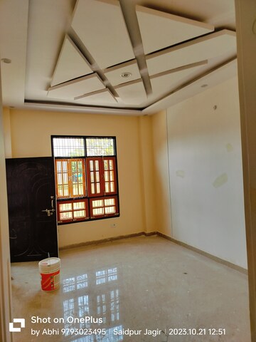 Room in 2 BHK Independent House at Jankipuram Extension – for Sale