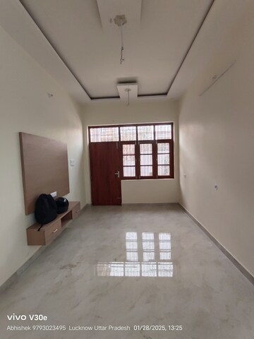 Room in 2 BHK Independent House at Jankipuram Extension – for Sale