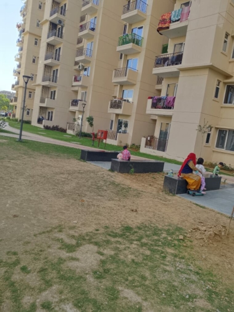  Parking, signature-orchard-avenue-2 2 Bedroom 680 Sq.Ft. Apartment In Sector 93 Gurgaon 8283644