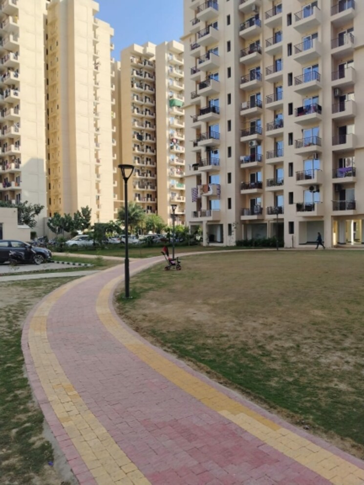 Exterior View, signature-orchard-avenue-2 2 Bedroom 680 Sq.Ft. Apartment In Sector 93 Gurgaon 8283644