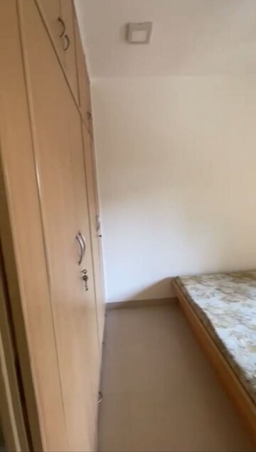 Furnished Amenities in 2 BHK Apartment at Bandra West – for Rent
