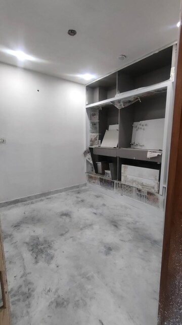 Room in 3 BHK Builder Floor at Rohini Sector 25 – for Sale