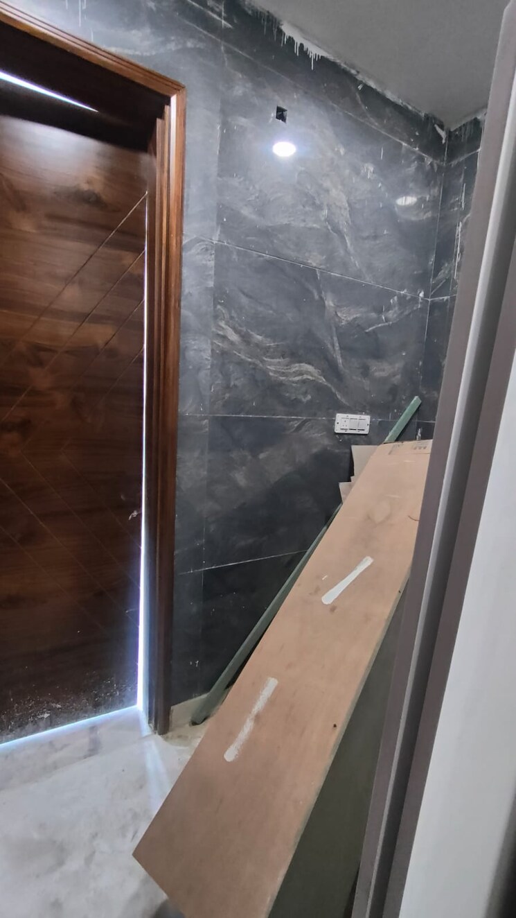 Bathroom, rohini sector 25 3 Bedroom 870 Sq.Ft. Builder Floor In Rohini Sector 25 Delhi 8283659