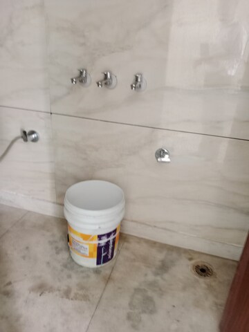 Bathroom in 1 BHK Builder Floor at Sector 6 – for Rent