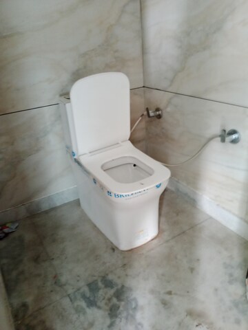 Bathroom in 1 BHK Builder Floor at Sector 6 – for Rent