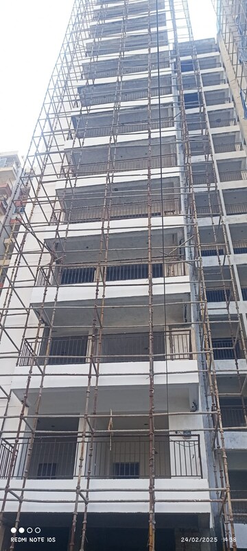 Staircase in 3.5 BHK Apartment at Sector 77 – for Sale