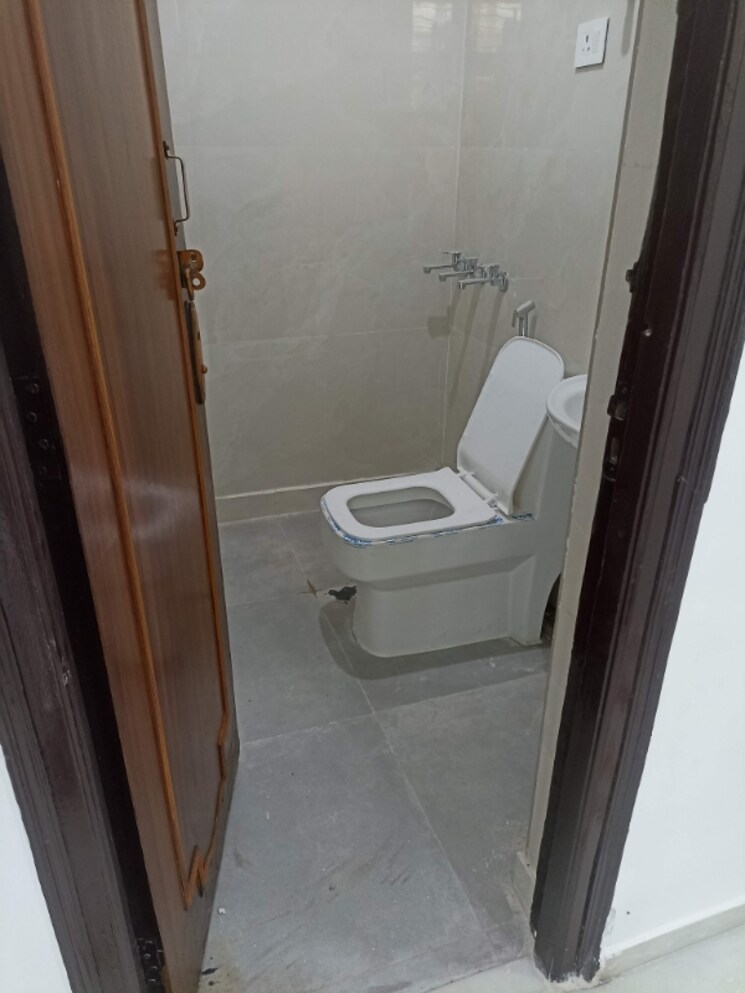 Bathroom, sector 42 2 Bedroom 700 Sq.Ft. Builder Floor In Sector 42 Faridabad 8283721