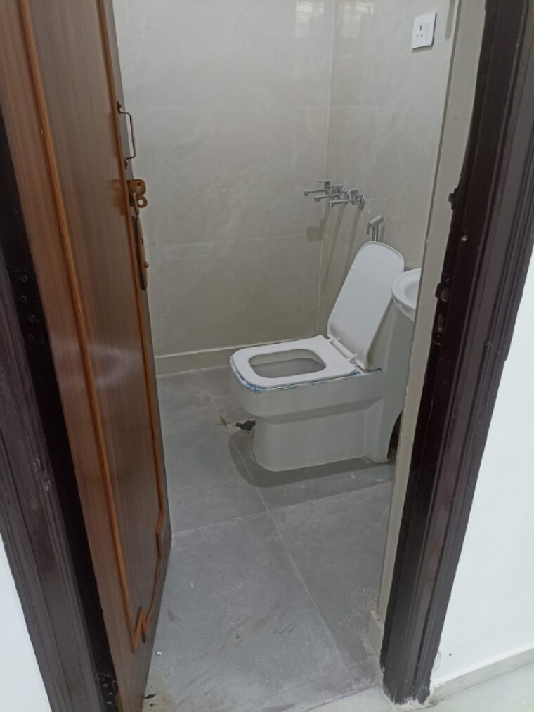 Bathroom, sector 42 2 Bedroom 700 Sq.Ft. Builder Floor In Sector 42 Faridabad 8283721