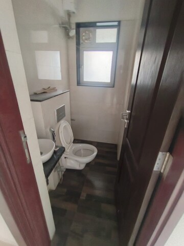 Bathroom in 1.5 BHK Apartment at Gardenia Apartment Santacruz, Santacruz East – for Rent