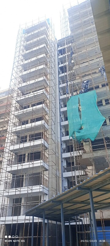 3.5 BHK Apartment – Exterior View View at Sector 77 - for Sale