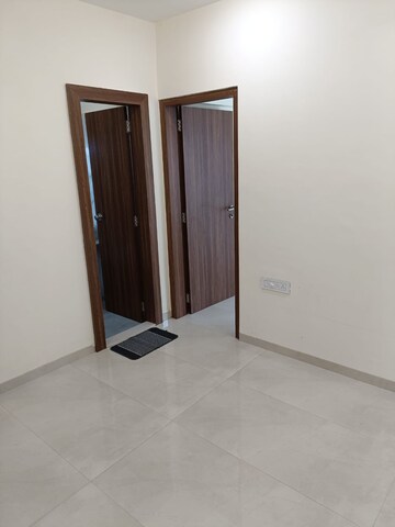 Room in 1 BHK Apartment at Devika Towers, Collectors Colony – for Rent