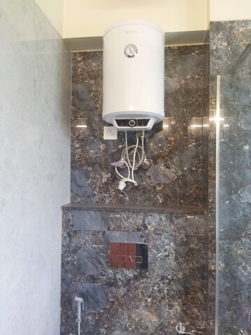Furnished Amenities in 3 BHK Builder Floor at East Of Kailash – for Rent