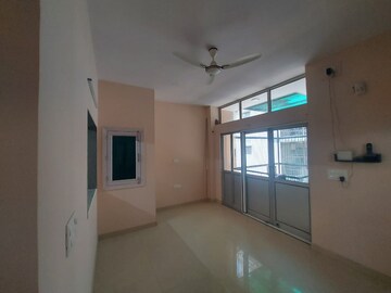 Living Room in 2 BHK Builder Floor at Paschim Vihar – for Rent
