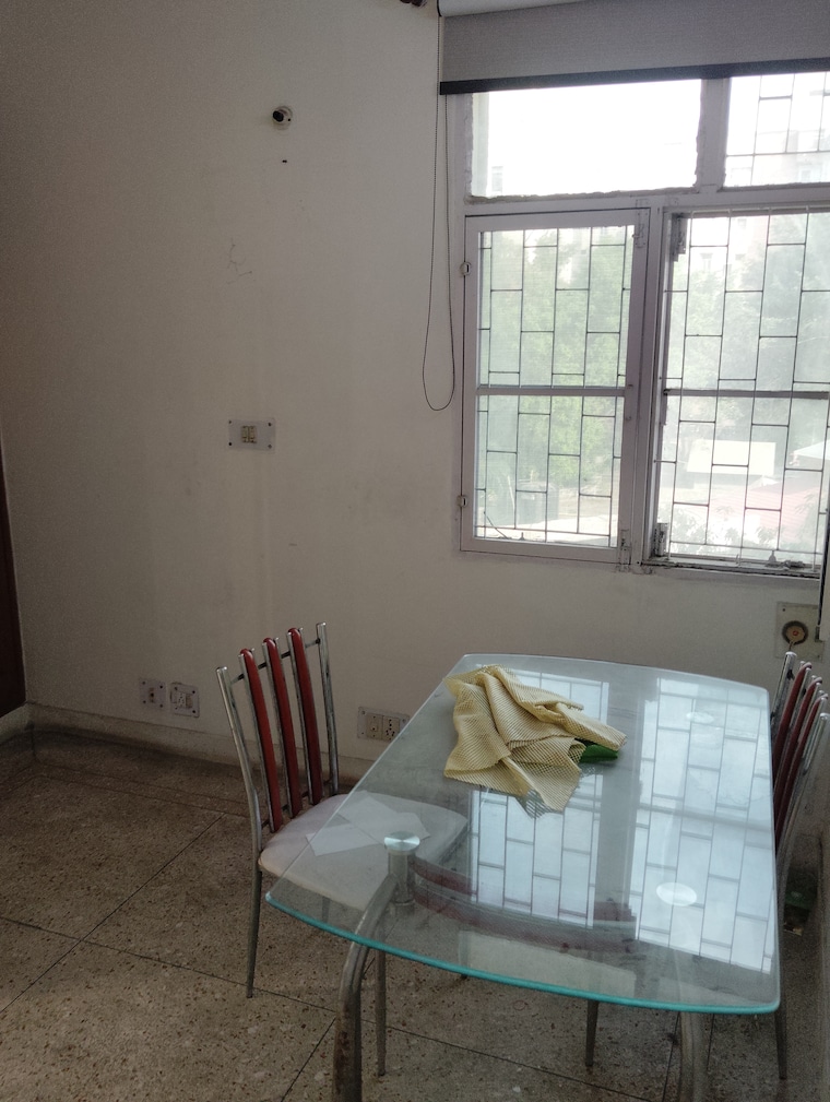 Room, alok-vihar 2 Bedroom 880 Sq.Ft. Apartment In Sector 50 Noida 8284012