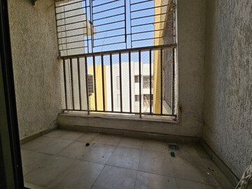 Room in 2 BHK Apartment at Lodha Casa Rio Gold, Dombivli East – for Rent