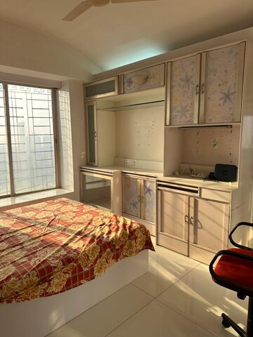 Bedroom in 2 BHK Apartment at Grant Road – for Rent